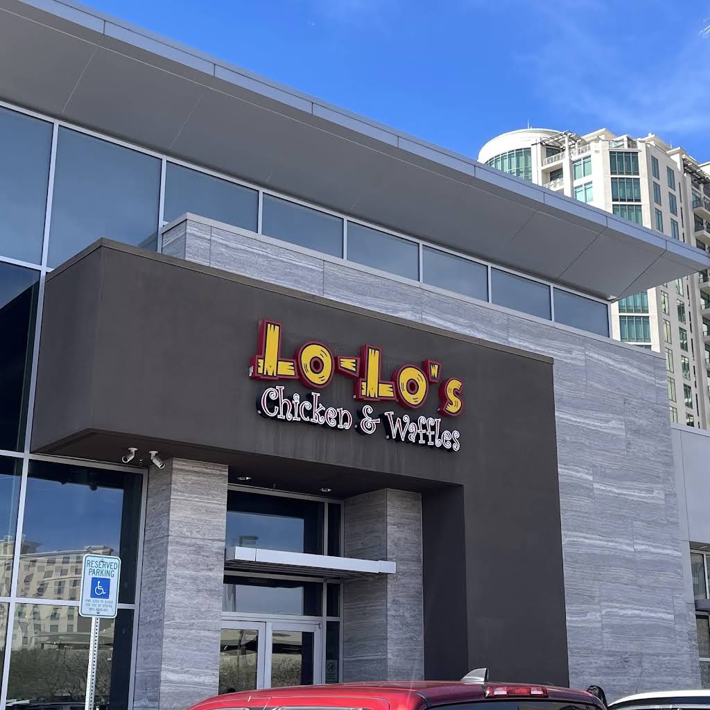 Lo-Lo's Chicken & Waffles